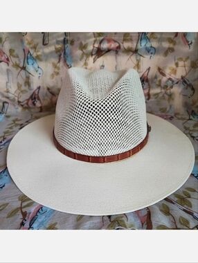 Cream Vented Unisex Sun Hat Protection Stylish Brown Leather Band Well Made